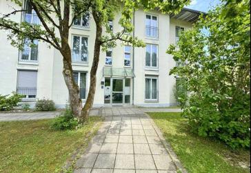 Sonniges Gartenidyll: Gepflegte 3-Zimmer-Erdgeschosswohnung in ruhiger Lage von Ottobrunn