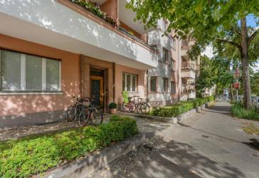 PROVISIONSFREI - 4,5-Zimmer-Hochparterrewohnung mit 144 m² , Innenhofgarten in Schmargendorf