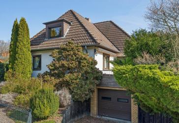 Attraktives, freistehendes Einfamilienhaus mit viel Platz in Laatzen-Gleidingen
