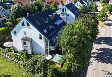 KOMPAKT GESCHNITTEN: HELLE UND FREUNDLICHE 4-ZI.-WHG. - WESTBALKON - RV-SÜD