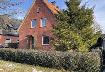 Anpacken und mitgestalten: Haus mit Einliegerwohnung sucht neue Zukunft