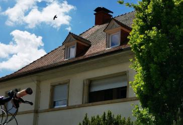 Großzügige DHH mit 3 Wohnungen & Ausbaupotenzial in zentraler Lage