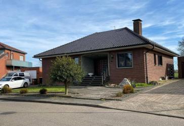 Einfamilienhaus mit unverbauter Aussicht in bester Lage