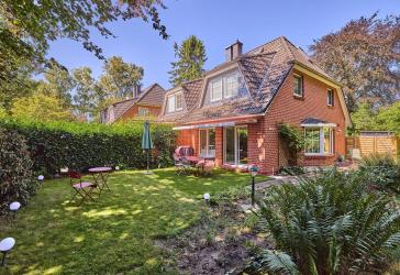 Doppelhaushälfte in zweiter Reihe, Glinde, Garten nach Süden