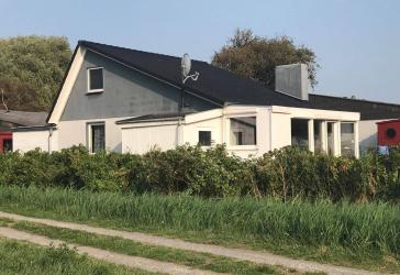 Großes, gepflegtes Massivhaus in Randlage mit Deichblick