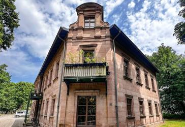 Historische Villa am Dutzendteich - exklusives Erdgeschoss mit 229 m² voller Charakter