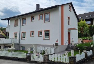Wohnen im schönen Creglingen, großzügiges 2-FH