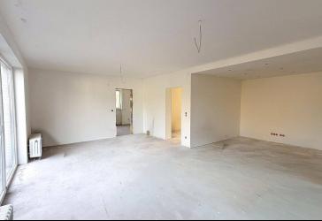 Kernsanierte 3-Zimmer ETW mit 2 Bädern und zwei Balkonen