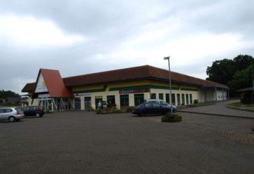 Gewerbehalle als Sonderpostenmarkt in Wittenberge-Weisen - 1.900 m² Handel, Produktion und Logistik zu vermieten