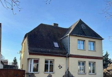 Einfamilienhaus (innen kernsaniert) nahe Schlosspark u. Naturteich - Nur 20km von Magdeburg entfernt