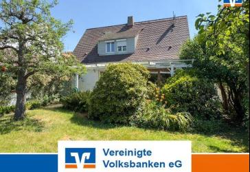 Einfamilienhaus mit großem Grundstück, Garage und viel Potenzial in ruhiger Lage