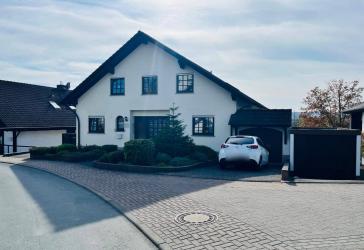 Ein Zuhause für die ganze Familie - Freistehendes ZFH in begehrter Lage nahe Bad Nauheim