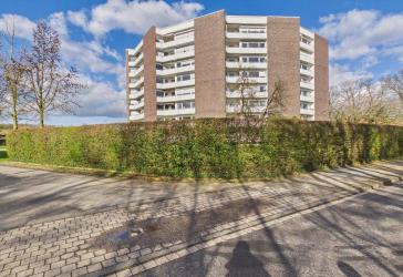 Modernisierte, lichtdurchflutete 4-Zimmer-Wohnung mit Balkon & Tiefgaragenstellplatz in Münster