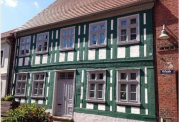 mit Charme, Garten & Wasserspiel - 160 m² - (Fahrstuhleinbau möglich) 105 qm Dachboden
