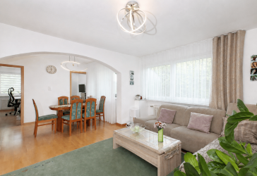 Modernisiert & bezugsbereit | Großzügige 4-Zimmer-Eigentumswohnung mit Balkon in zentraler Lage von Lahr