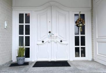 Traumhafte Unternehmervilla zum selber Wohnen oder als Kapitalanlage im beliebten Rosdorf!