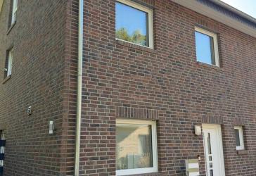 Moderne Doppelhaushälfte - energieeffizient, stadtnah und im Grünen, Privatverkauf