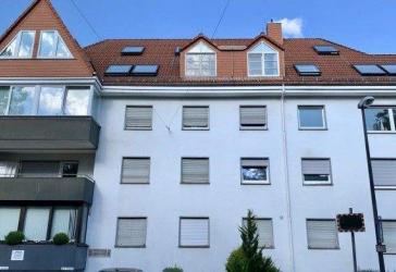 Kronberg/Ts., helle gut geschnittene 4-Zimmerwohnung mit großem Balkon.