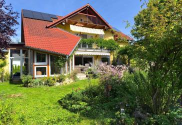 Provisionsfrei: Effizientes Einfamilienhaus mit traumhaften Garten in ruhiger idyllischer Ortsrandlage