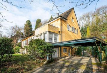 Exklusives Wohnen im Grünen - Eine Villa mit besonderem Flair und vielfältigen Nutzungsmöglichkeiten