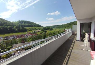 Helle, gepflegte Wohnung mit Balkon in Aussichtslage - reserviert