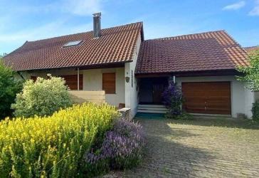 Gepflegtes Einfamilienhaus mit großem Grundstück