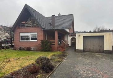 Bald verfügbar: Gemütliches und solides Einfamilienhaus in Celle-Scheuen wartet auf neue Familie!