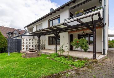 KÄUFERPROVISIONSFREI: Viel Raum für neue Ideen - Zweifamilienhaus mit Garten und Ausbaupotenzial