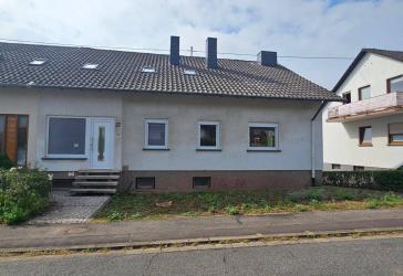 Ein- bis Zweifamilienhaus mit Garten, Garage und vielseitigem Potenzial in Heusweiler