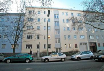 2 Zimmer, Küche, Bad, Süd-Balkon und Garage Zentral und ruhig nahe S-U-Bahnhof Steglitz und der Schloßstraße Berlin-Steglitz