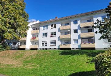 FRISCH RENOVIERT!!! Geräumige 4- Zimmerwohnung mit Balkon in Bad Hersfeld