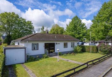 Einfamilienhaus mit Vollkeller auf sonnigem Grundstück in Eutin