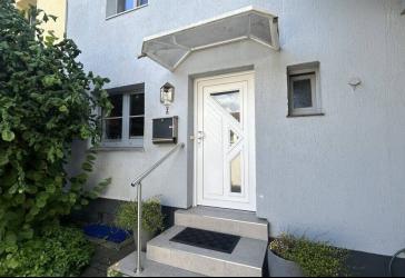 Modernes Reihenendhaus in ruhiger Lage