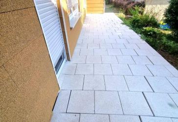 Erdgeschoßwohnung mit Terrasse und Garagenplatz in Ammersricht