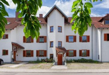 FBC - Attraktive 2-Zimmer-Dachgeschoss-Wohnung (2. OG)