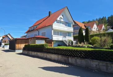 Großzügiges Wohnhaus mit flexiblen Nutzungsmöglichkeiten - Wohnen nach Ihren Vorstellungen