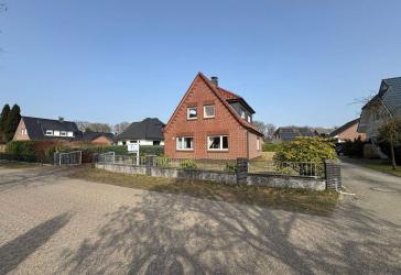 Einfamilienhaus mit Anliegerwohnung in Hude