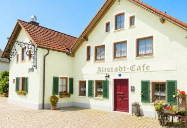 Historisches charmantes Wohn und Geschäftshaus/Stadthaus (3in1)