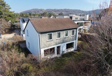 Familienfreundliches Zuhause in stadtnaher Lage! Sanierungsbedürftiges Einfamilienhaus in Neumarkt.