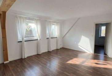 Schöne modernisierte 5,5 Zimmerwohnung Ohlendorf/Seevetal