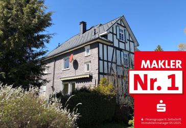 Zweifamilienhaus mit großzügigem Garten