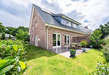 Moderne Doppelhaushälfte mit hochwertiger Ausstattung in ruhiger Wohnlage von Wentorf