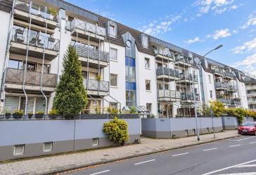 PROVISIONSFREIE 2-ZIMMER WOHNUNG MIT GROßEM BALKON IN ZENTRALER WOHNLAGE