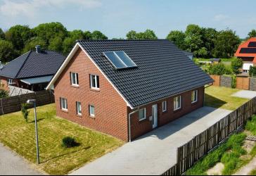 Modernes Einfamilienhaus in ruhiger Lage von Jade-Schwei