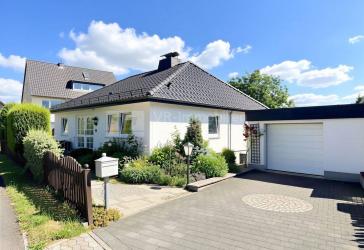 Ihre Chance! Modernisiert. Guter Zustand - Charmanter Bungalow in gefragter Wohnlage von Seelscheid.