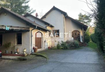 Haus mit privater Allee in Forbach (F)