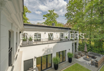 Verstecktes Design-Stadthaus nur 200 m zur Alster.