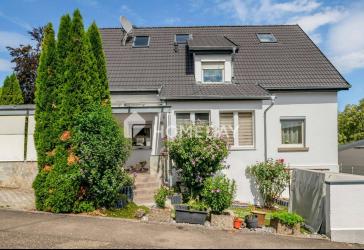 Platz & Flexibilität für die ganze Familie! Modernisiertes Wohnhaus über drei Etagen & 2 Wohnungen