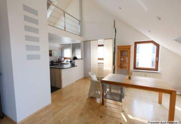 Licht, Luft, Platz zum Leben: Stilvolle 5-Zimmer-Maisonette-Wohnung mit Galerie