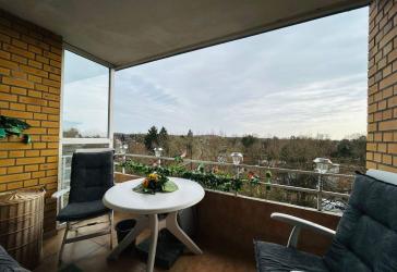 Einziehen und wohlfühlen: Attraktive 3-Zimmer-Wohnung mit Süd-Loggia & Aufzug